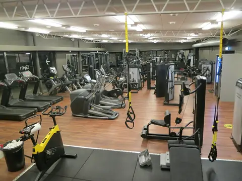 Big-box gym (illustrative photo)